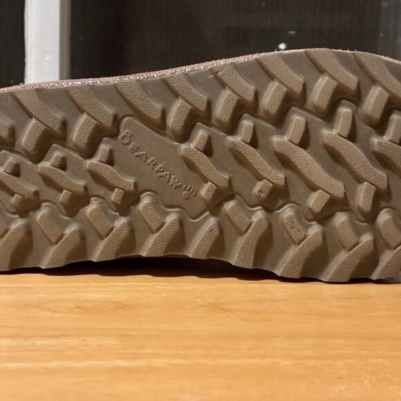 Bearpaw  Women's Snow Boot / ELLE SHORT/Size 8/Beige Gols - Picture 5 of 7